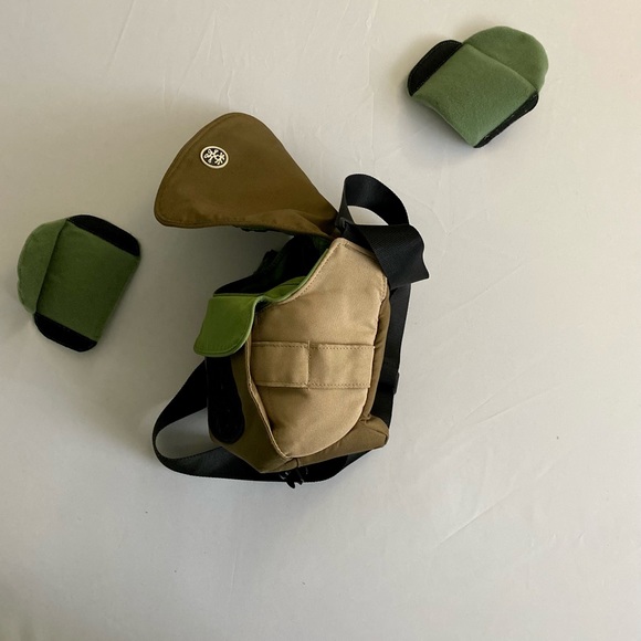 Crumpler 5 Million Dollar Home Camera Bag, Brown and Olive - Picture 7 of 9